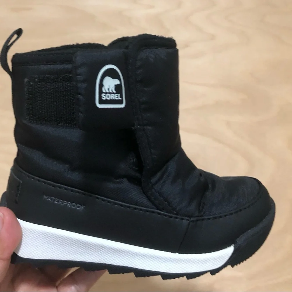 Sorel Kids Black Insulated Snow Boots Waterproof Size 8.